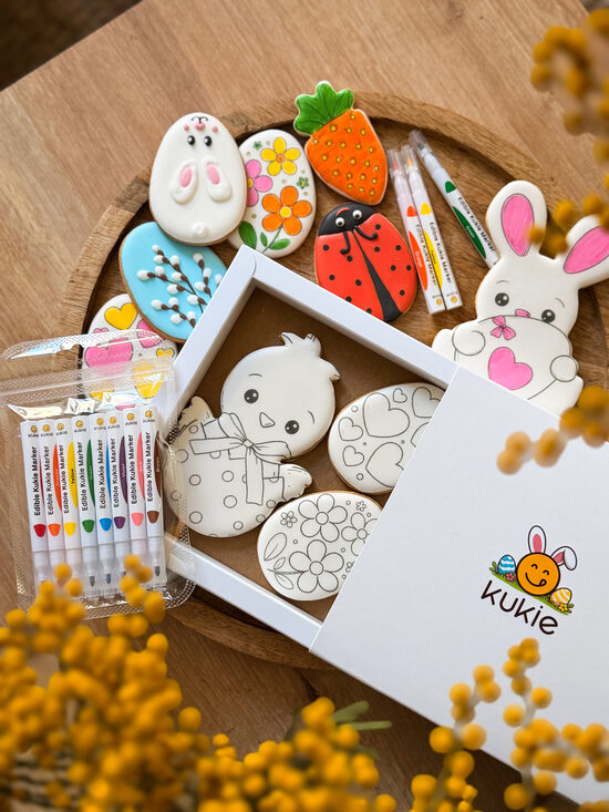 Chicken cookie set ''Color and eat''