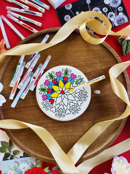 Lielā sirsniņ-mandala ''Izkrāso un apēd''